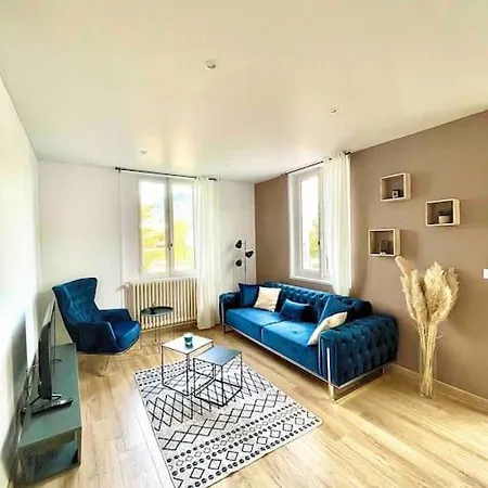 Grand Appartement, Terrasse, Parking アパート